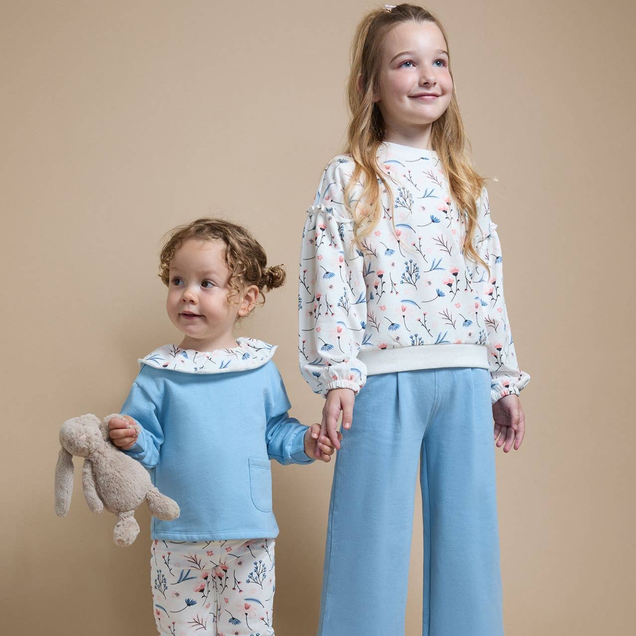Blauwe trui met elegante kraag