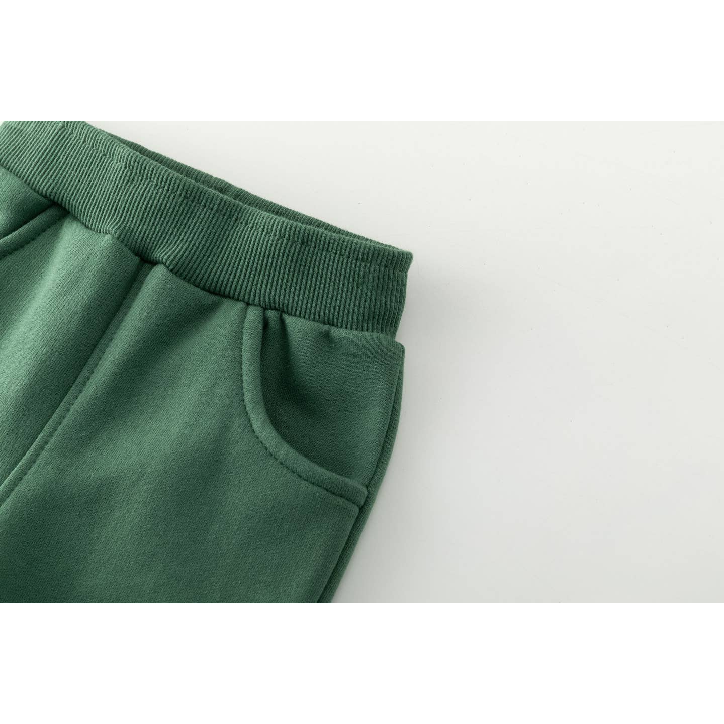 Sportbroek met dino-detail