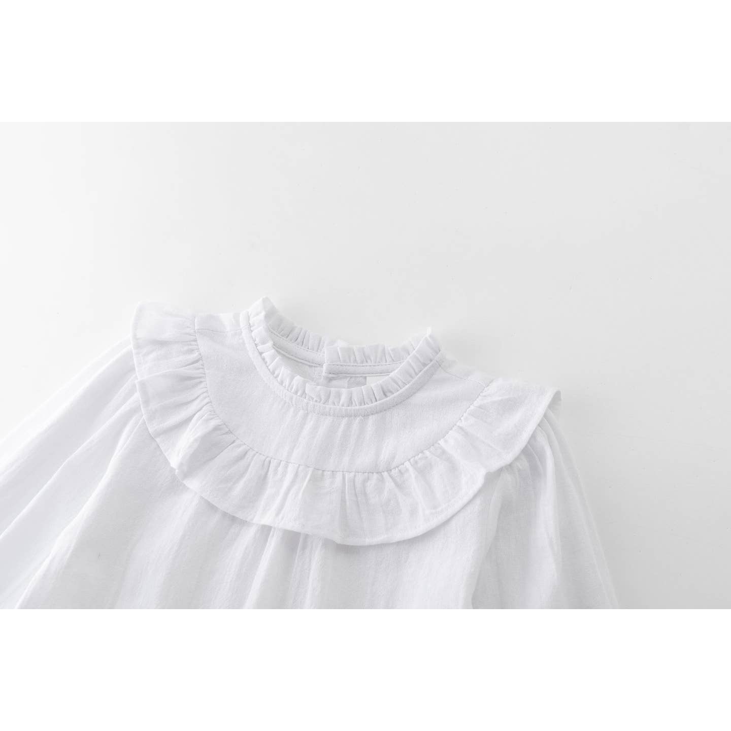 Elegante blouse met lange mouwen en volantkraag