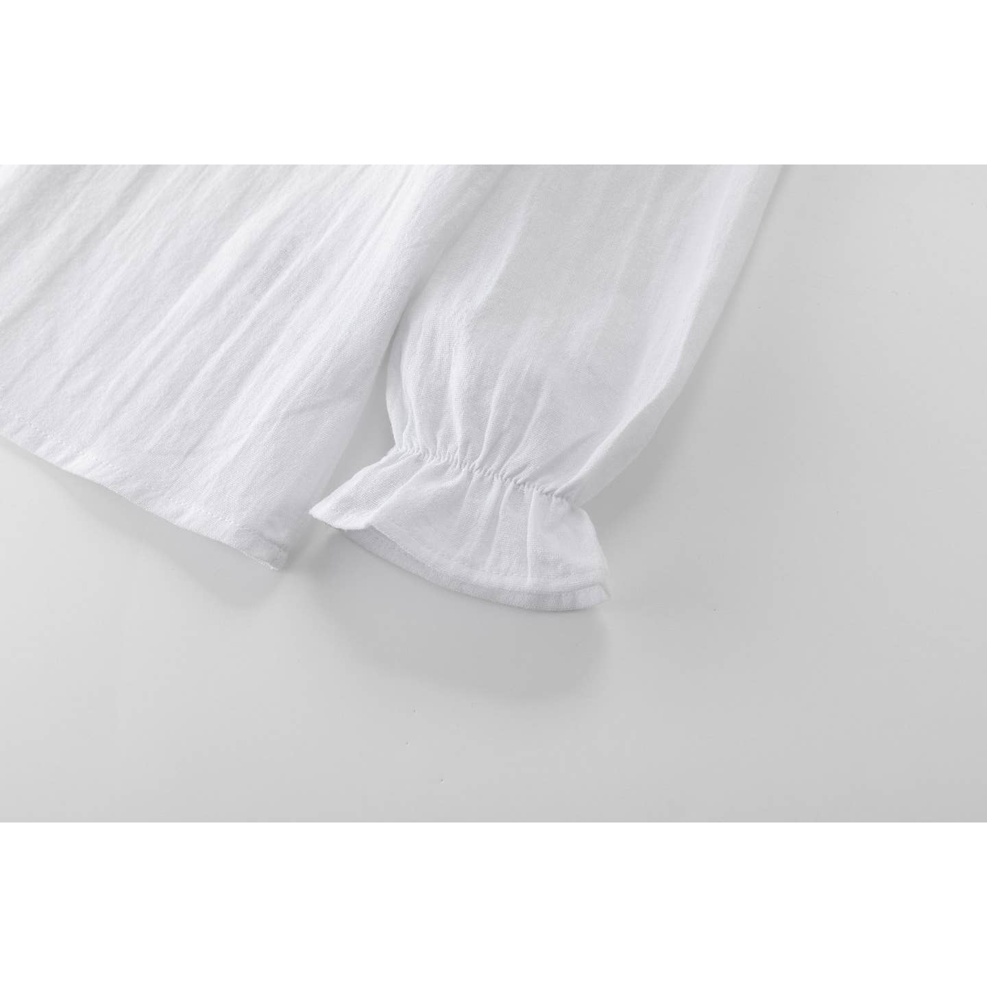 Elegante blouse met lange mouwen en volantkraag