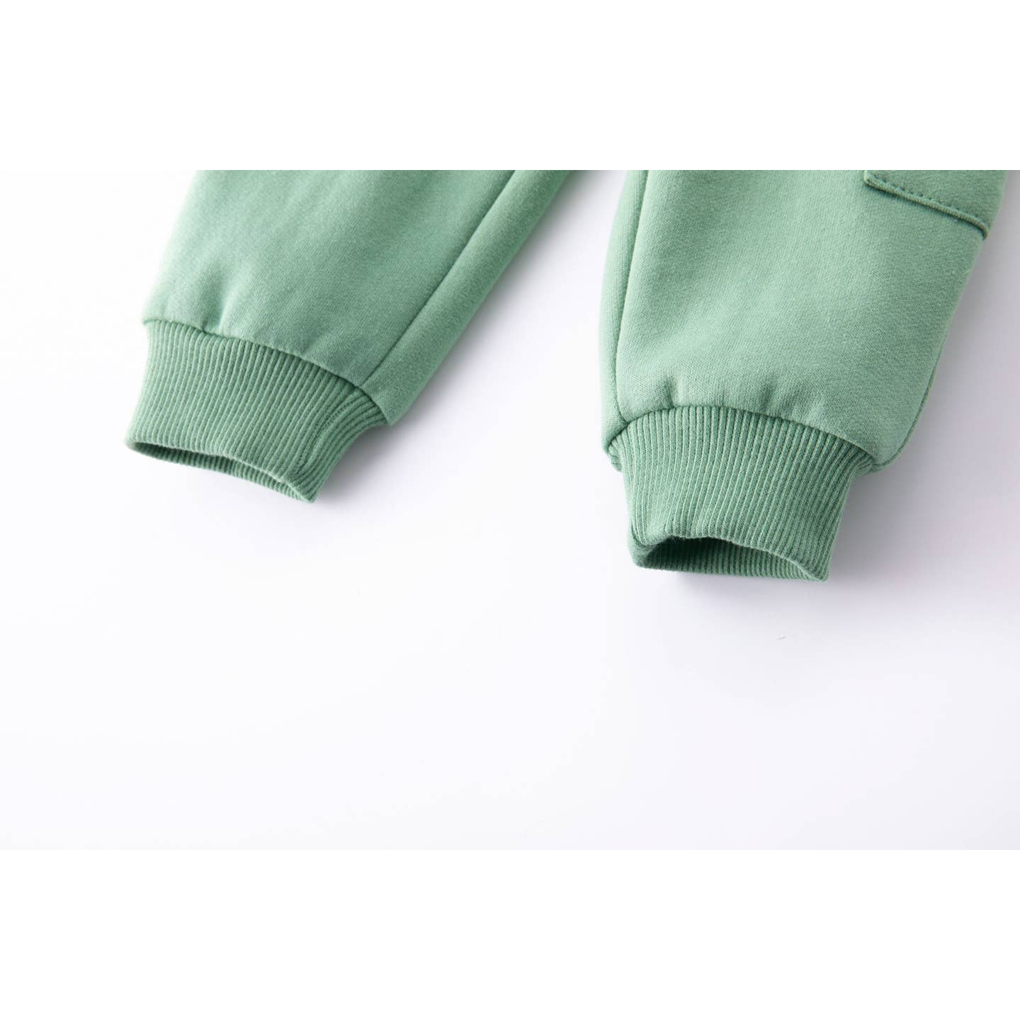 Groene Sportbroek met zijzakken